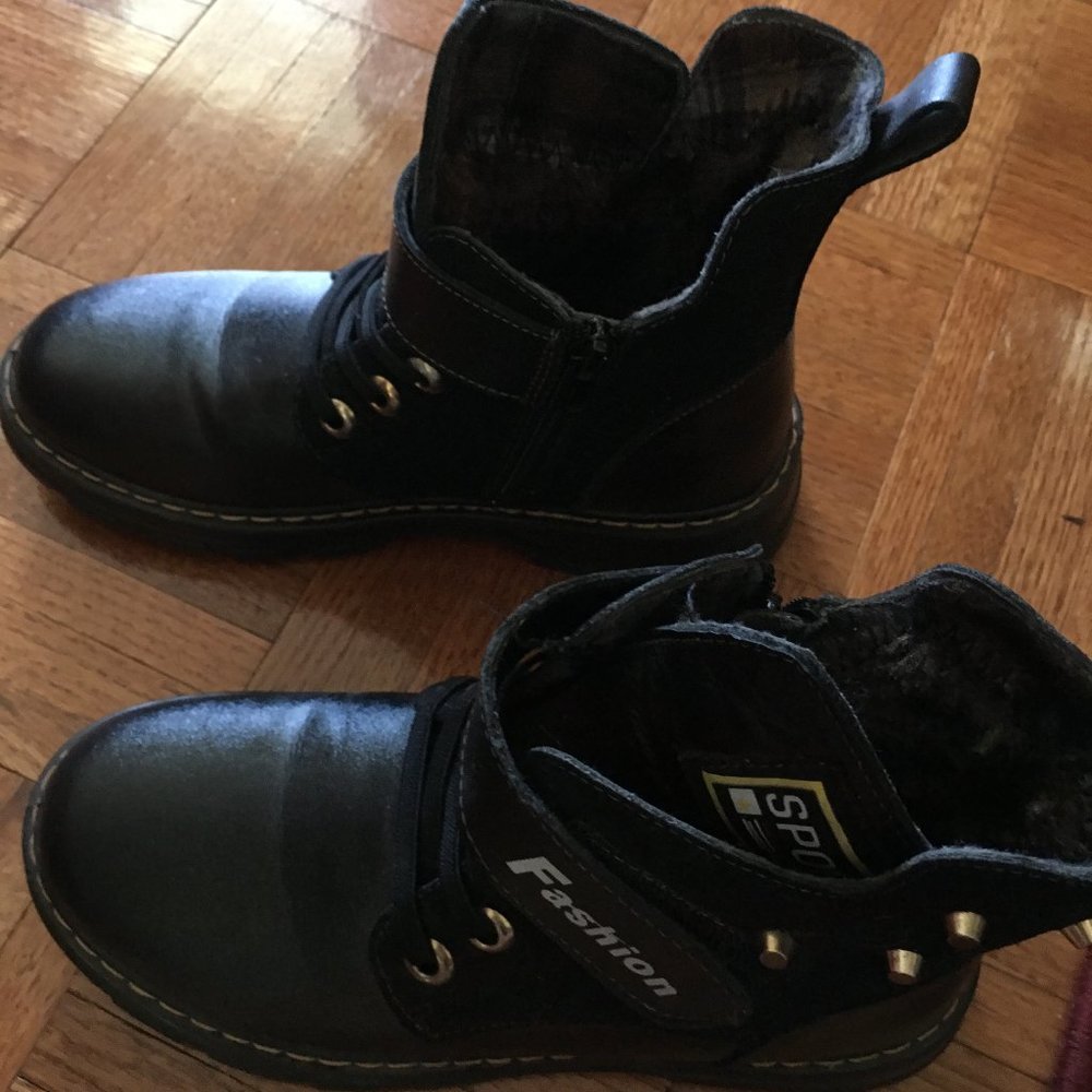 Girls boots